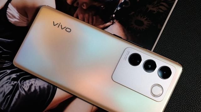 手机买对不买贵：“OPPO”和“vivo”谁更有性价比？这4款均不错