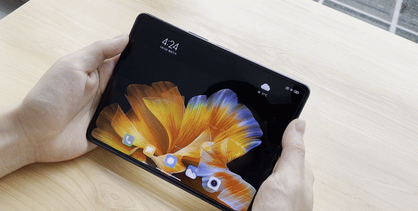 小米 MIX FOLD 体验：「仅售」 9999 元的折叠屏手机，用起来怎么样？