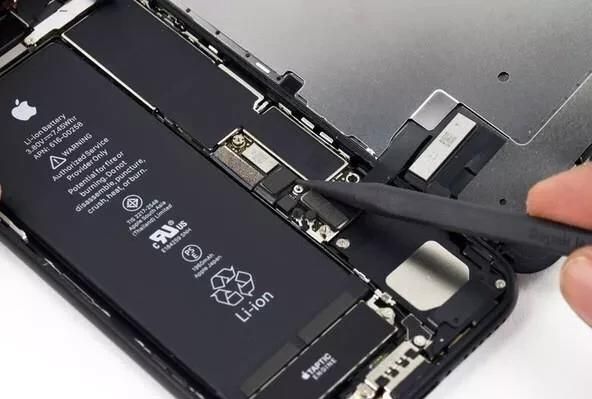 苹果7手机怎么拆机换电池图4
