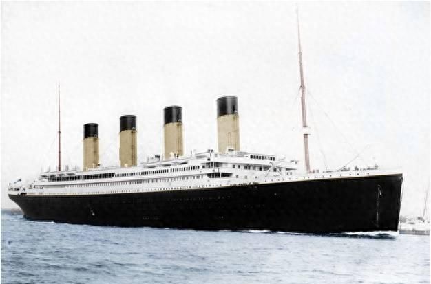 泰坦尼克号背后的真实故事，比电影悲壮百倍，金钱真的能买来生命