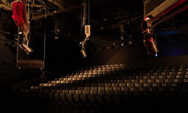 智慧剧院的“试验场”，上海大剧院小剧场自带黑科技归来