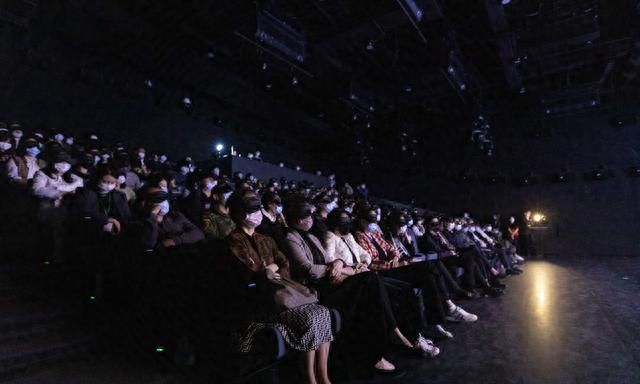 智慧剧院的“试验场”，上海大剧院小剧场自带黑科技归来