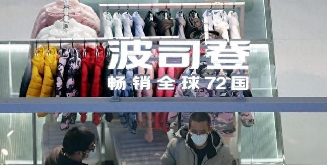 不吹不黑，日本“四大天王”羽绒服品牌，确实比波司登更值得买