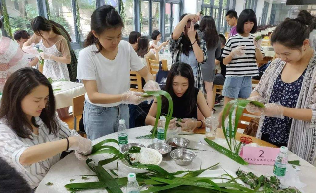 端午到吃粽子，粽子香糯可口，粽叶竟有5种，你知道几种呢？