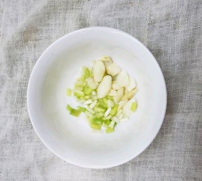 #不容错过的鲜美滋味#简单易做、鲜香下饭的青椒炒豆皮