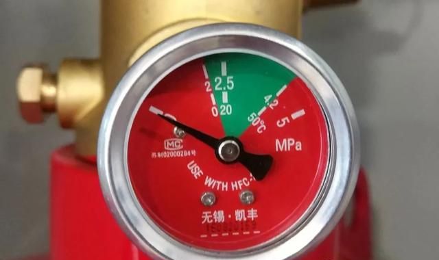 灭火器、气体灭火装置-压力表标度盘，色区功能及误区